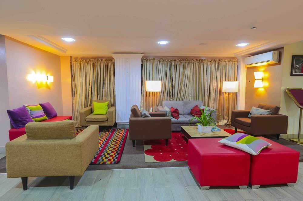 Golfview Suites & Conference Center Ikeja Buitenkant foto