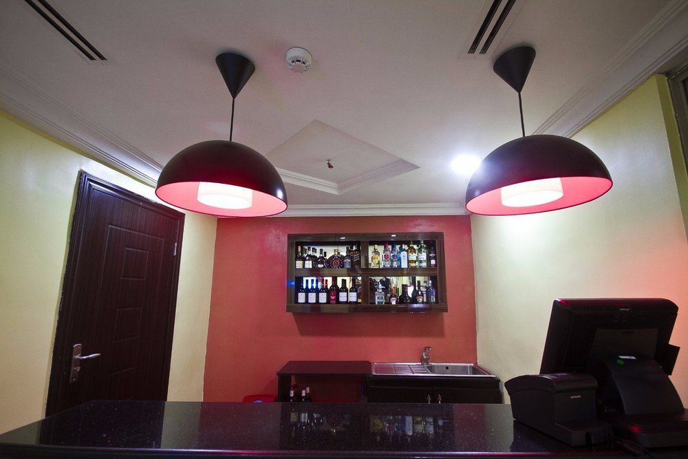 Golfview Suites & Conference Center Ikeja Buitenkant foto