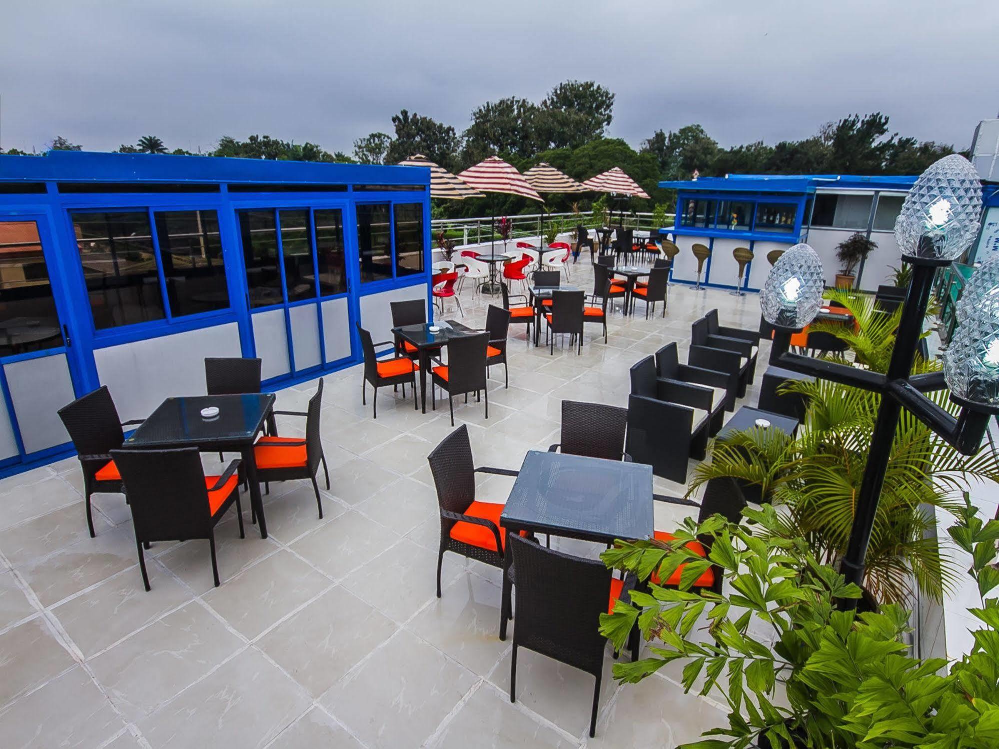 Golfview Suites & Conference Center Ikeja Buitenkant foto