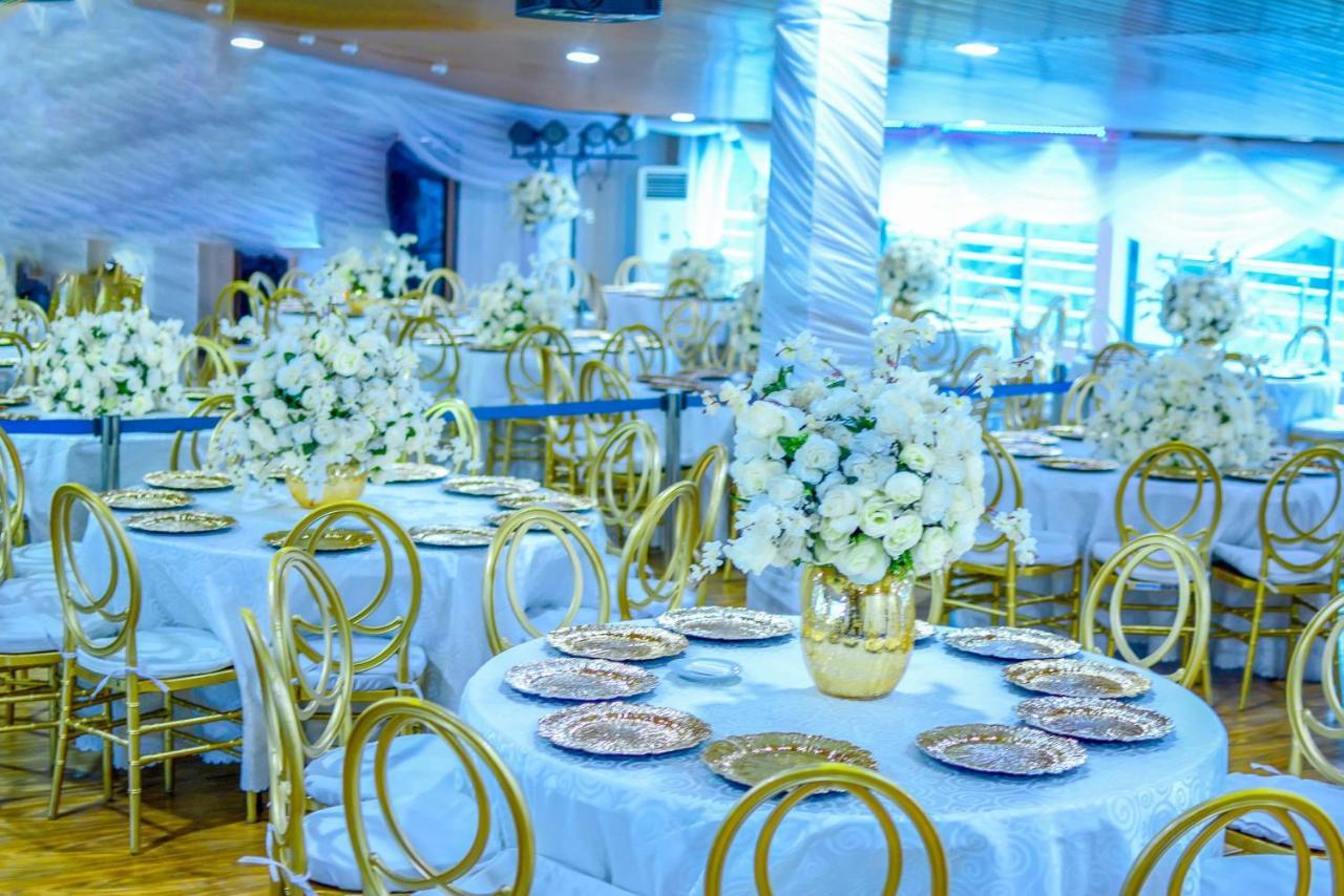 Golfview Suites & Conference Center Ikeja Buitenkant foto