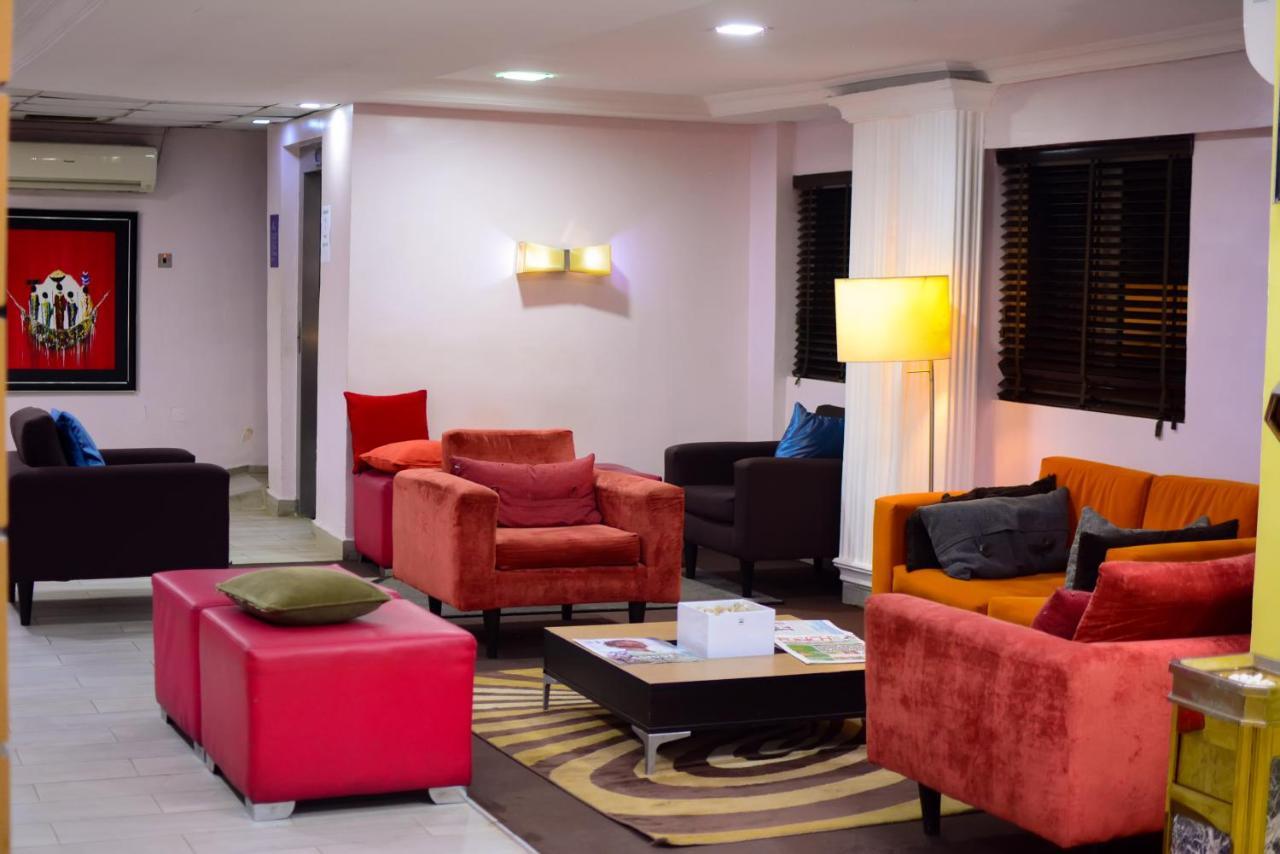 Golfview Suites & Conference Center Ikeja Buitenkant foto
